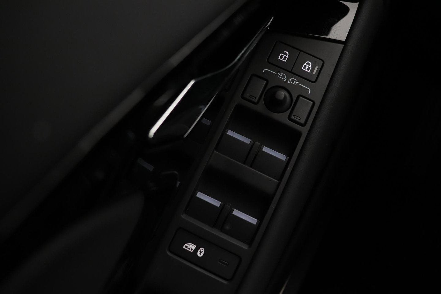 Land Rover Range Rover Evoque P270e PHEV Dynamic SE | Black Pack | Schuif/kanteldak | ACC | 20 Inch | Stuur+Voorruitverwarming