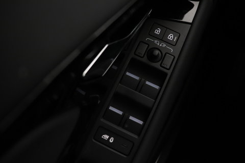 Land Rover Range Rover Evoque P270e PHEV Dynamic SE | Black Pack | Schuif/kanteldak | ACC | 20 Inch | Stuur+Voorruitverwarming