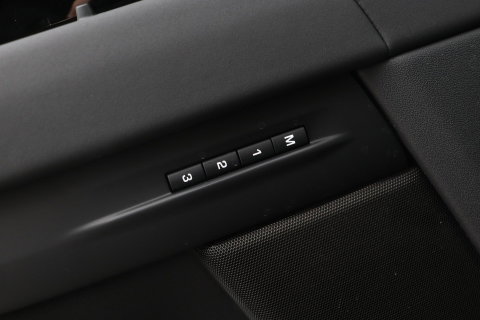 Land Rover Range Rover Evoque P270e PHEV Dynamic SE | Black Pack | Schuif/kanteldak | ACC | 20 Inch | Stuur+Voorruitverwarming