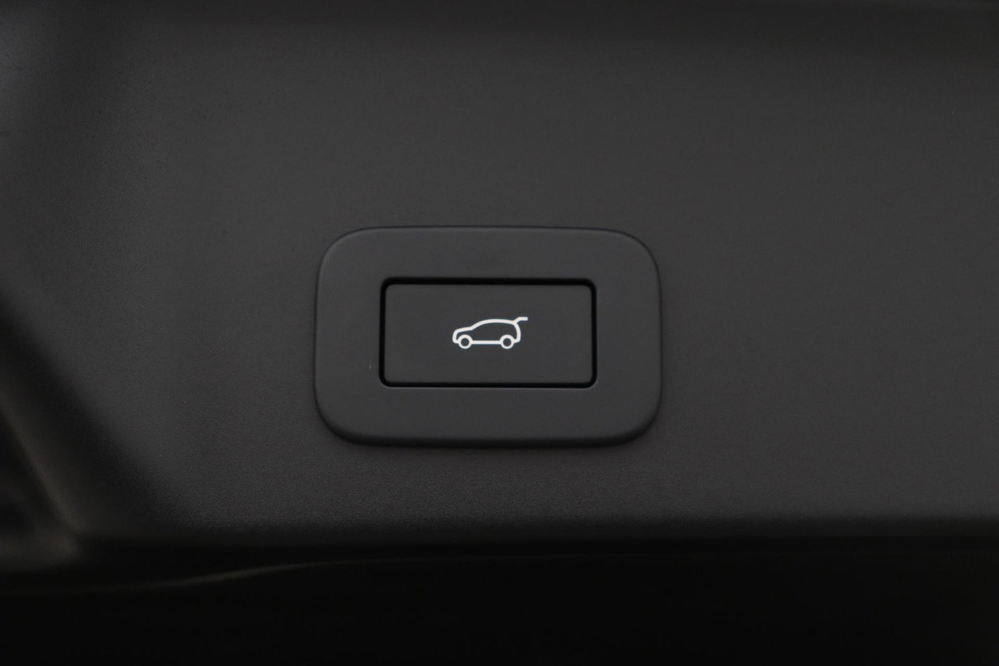 Land Rover Range Rover Evoque P270e PHEV Dynamic SE | Black Pack | Schuif/kanteldak | ACC | 20 Inch | Stuur+Voorruitverwarming