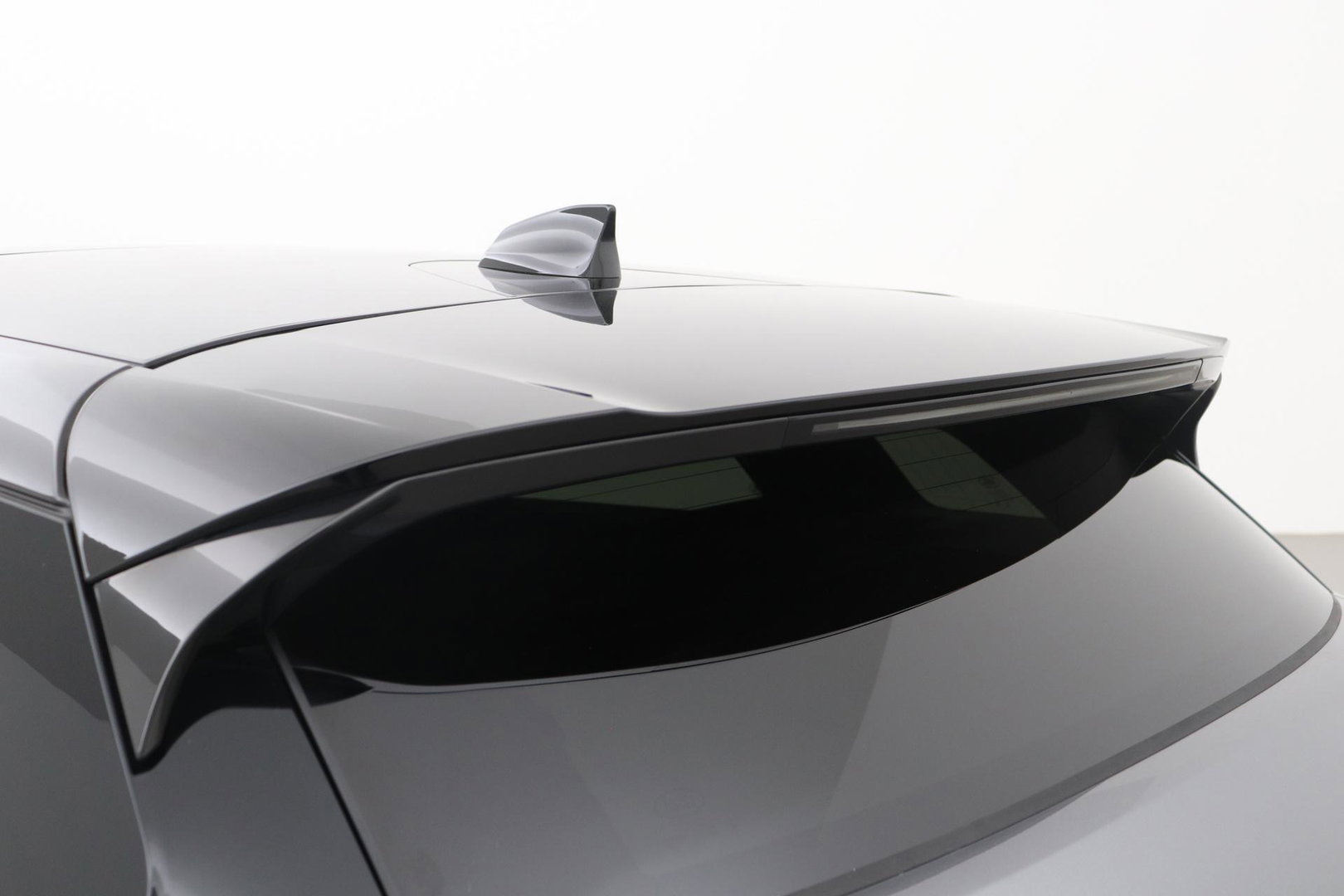 Land Rover Range Rover Evoque P270e PHEV Dynamic SE | Black Pack | Schuif/kanteldak | ACC | 20 Inch | Stuur+Voorruitverwarming