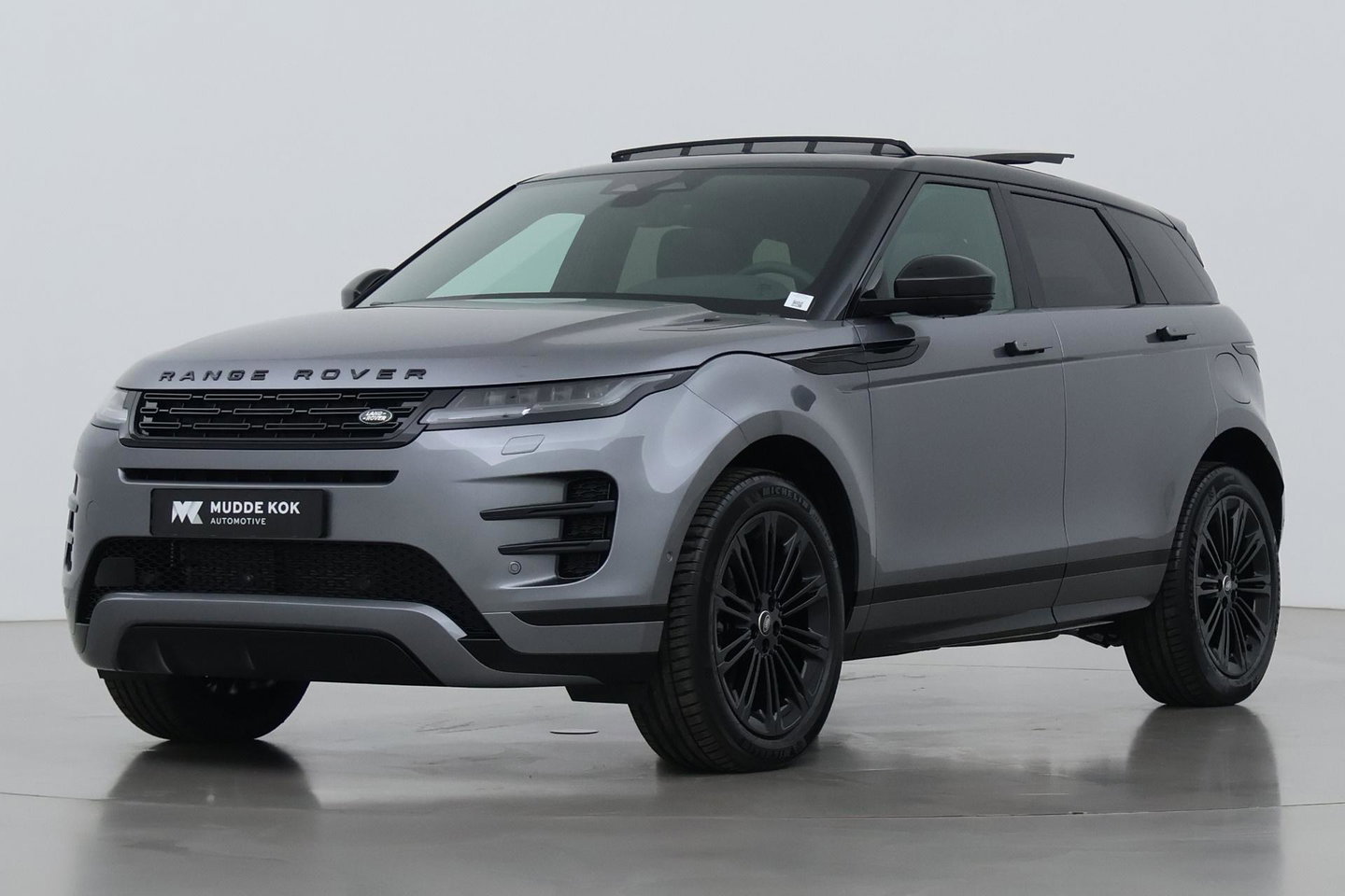 Land Rover Range Rover Evoque P270e PHEV Dynamic SE | Black Pack | Schuif/kanteldak | ACC | 20 Inch | Stuur+Voorruitverwarming