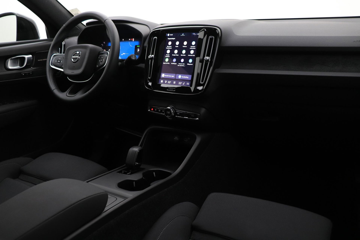Volvo EX40 Single Motor Extended Range Plus Black Ed. 82 kWh | ACC | Panoramadak | 360° Camera | Harman/Kardon | BLIS | 20 Inch