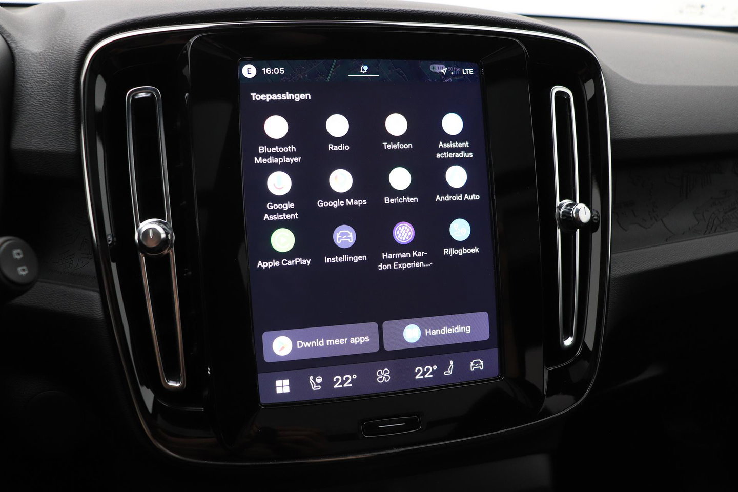 Volvo EX40 Single Motor Extended Range Plus Black Ed. 82 kWh | ACC | Panoramadak | 360° Camera | Harman/Kardon | BLIS | 20 Inch