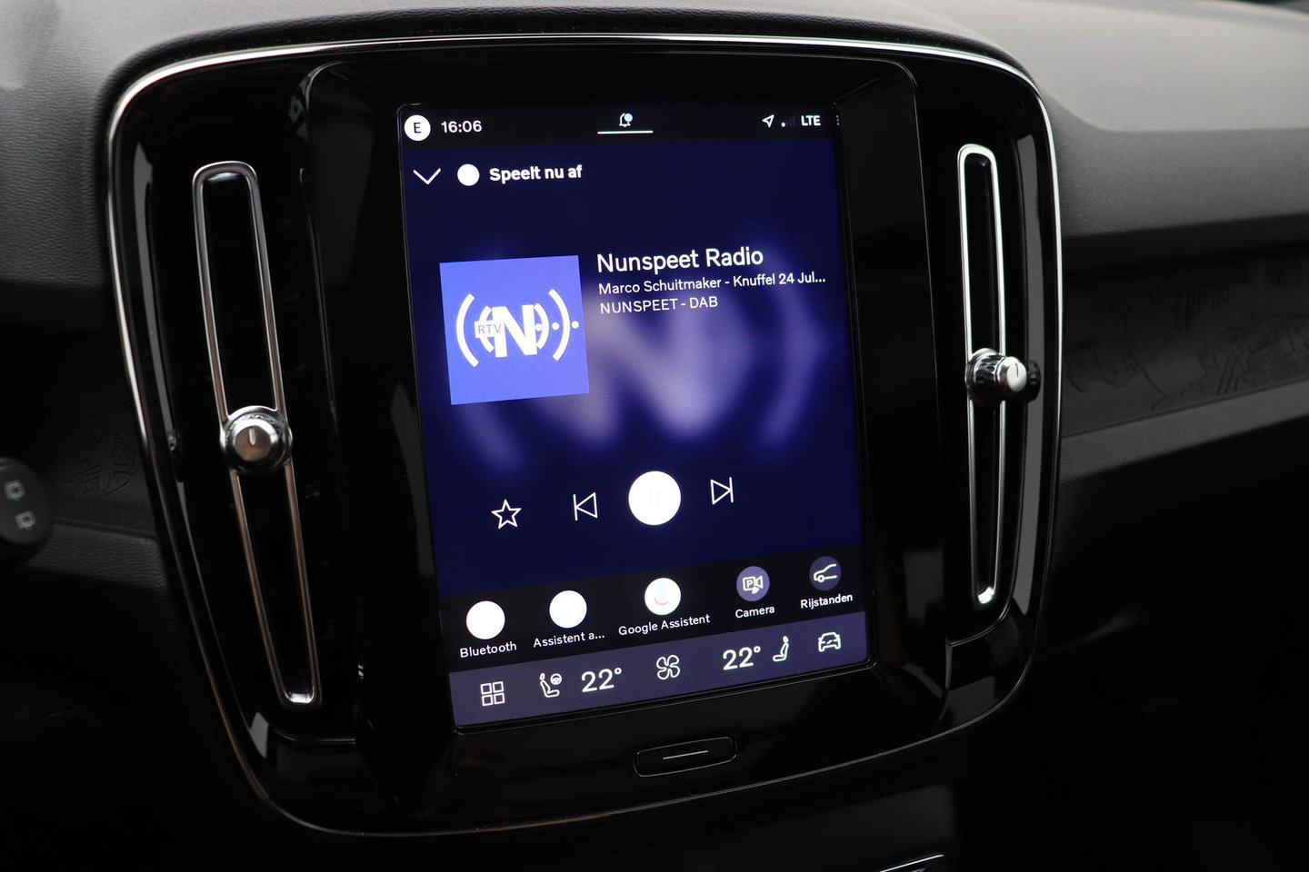 Volvo EX40 Single Motor Extended Range Plus Black Ed. 82 kWh | ACC | Panoramadak | 360° Camera | Harman/Kardon | BLIS | 20 Inch