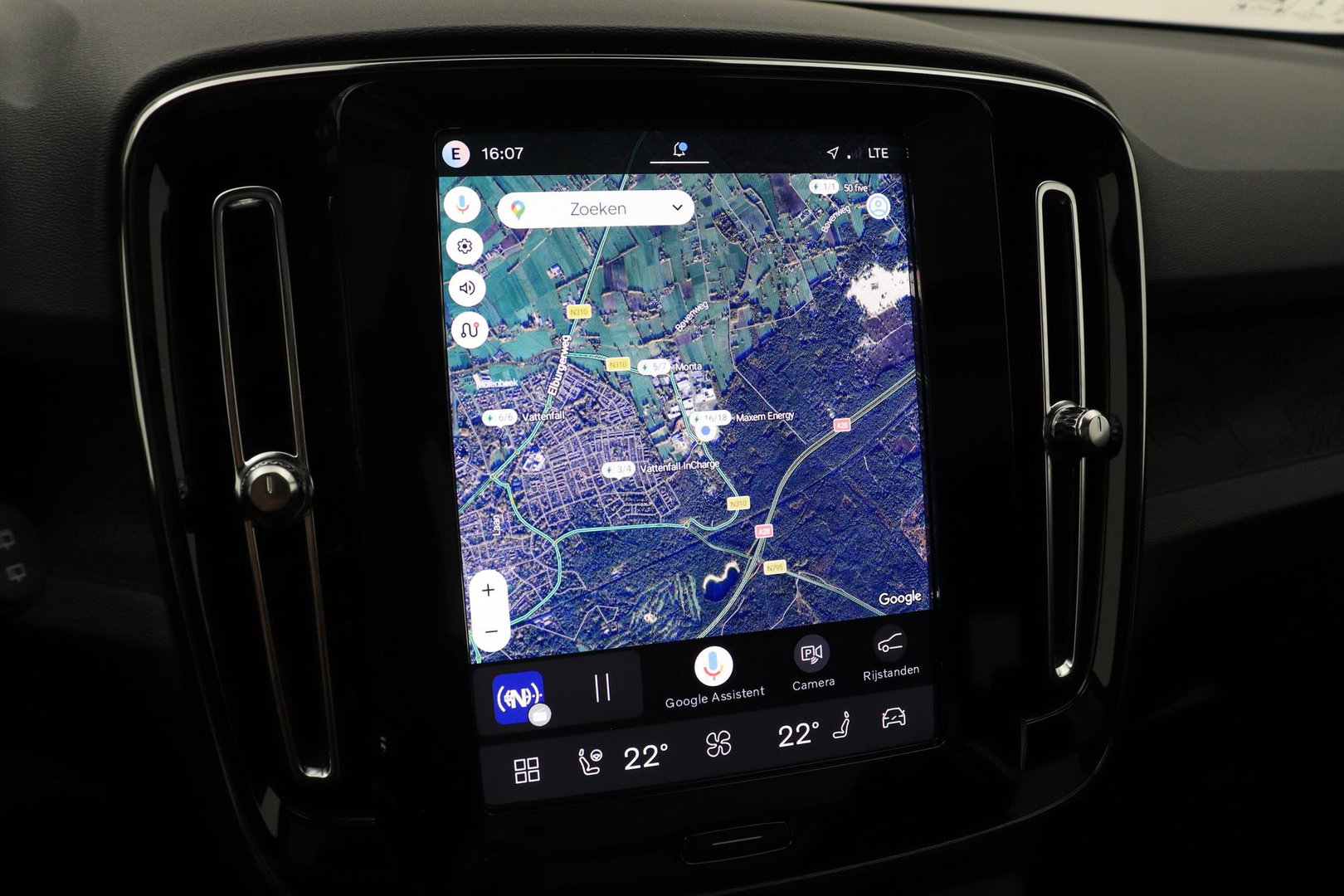 Volvo EX40 Single Motor Extended Range Plus Black Ed. 82 kWh | ACC | Panoramadak | 360° Camera | Harman/Kardon | BLIS | 20 Inch