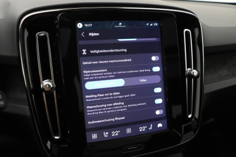 Volvo EX40 Single Motor Extended Range Plus Black Ed. 82 kWh | ACC | Panoramadak | 360° Camera | Harman/Kardon | BLIS | 20 Inch