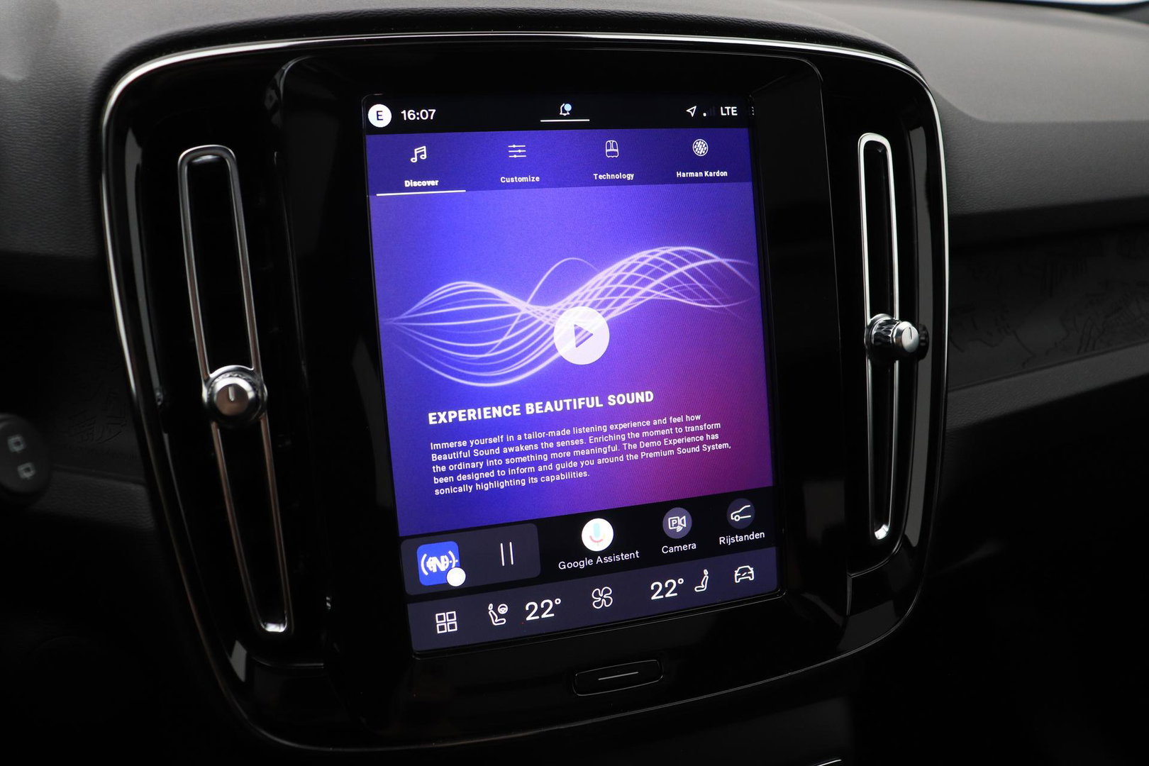 Volvo EX40 Single Motor Extended Range Plus Black Ed. 82 kWh | ACC | Panoramadak | 360° Camera | Harman/Kardon | BLIS | 20 Inch