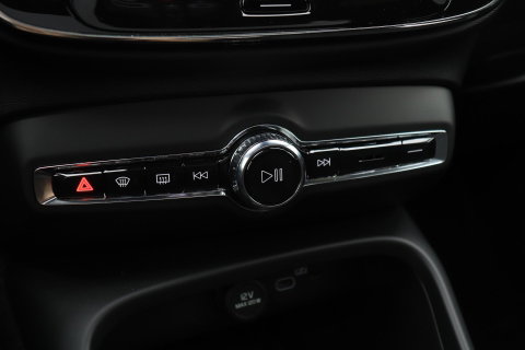 Volvo EX40 Single Motor Extended Range Plus Black Ed. 82 kWh | ACC | Panoramadak | 360° Camera | Harman/Kardon | BLIS | 20 Inch