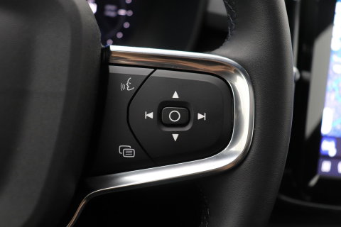 Volvo EX40 Single Motor Extended Range Plus Black Ed. 82 kWh | ACC | Panoramadak | 360° Camera | Harman/Kardon | BLIS | 20 Inch