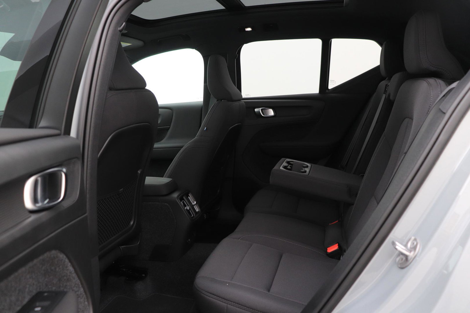 Volvo EX40 Single Motor Extended Range Plus Black Ed. 82 kWh | ACC | Panoramadak | 360° Camera | Harman/Kardon | BLIS | 20 Inch