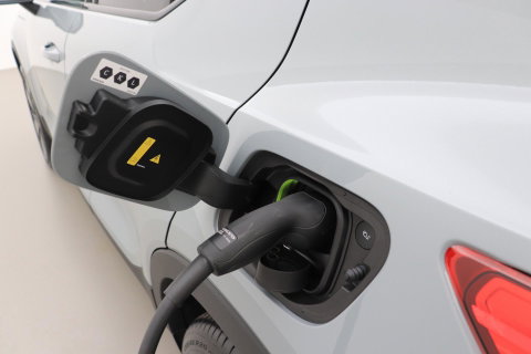 Volvo EX40 Single Motor Extended Range Plus Black Ed. 82 kWh | ACC | Panoramadak | 360° Camera | Harman/Kardon | BLIS | 20 Inch