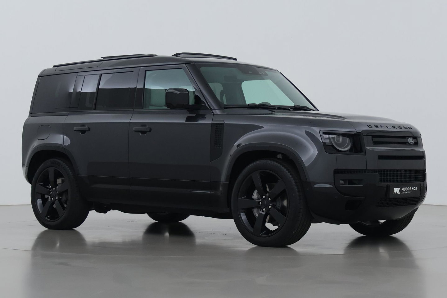 Land Rover Defender 2.0 P300e 110 X-Dynamic HSE | FACELIFT | ClearSight | Meridian Surround | Head-Up | ACC | Panoramadak | Trekhaak
