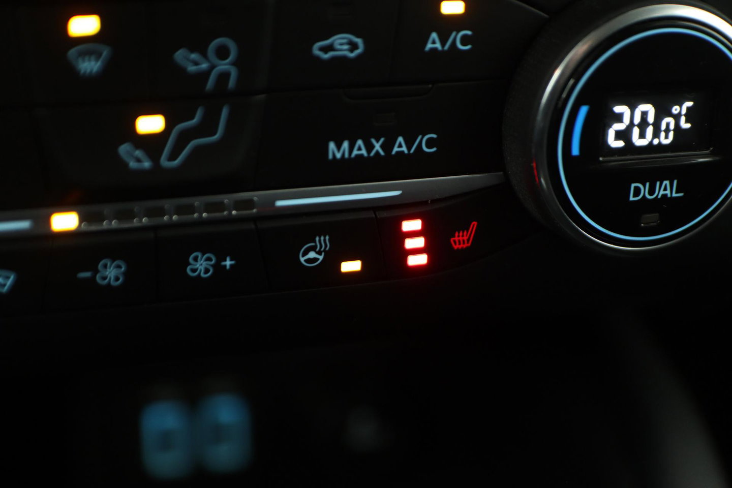 Ford Kuga 1.5 EcoBoost Titanium X | Stoel+Stuurverwarming | Camera | Getint Glas | 18 Inch