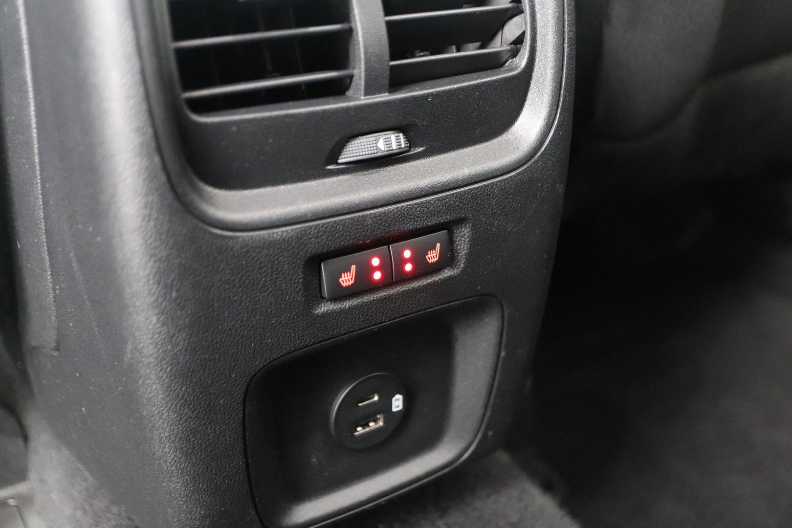 Ford Kuga 1.5 EcoBoost Titanium X | Stoel+Stuurverwarming | Camera | Getint Glas | 18 Inch