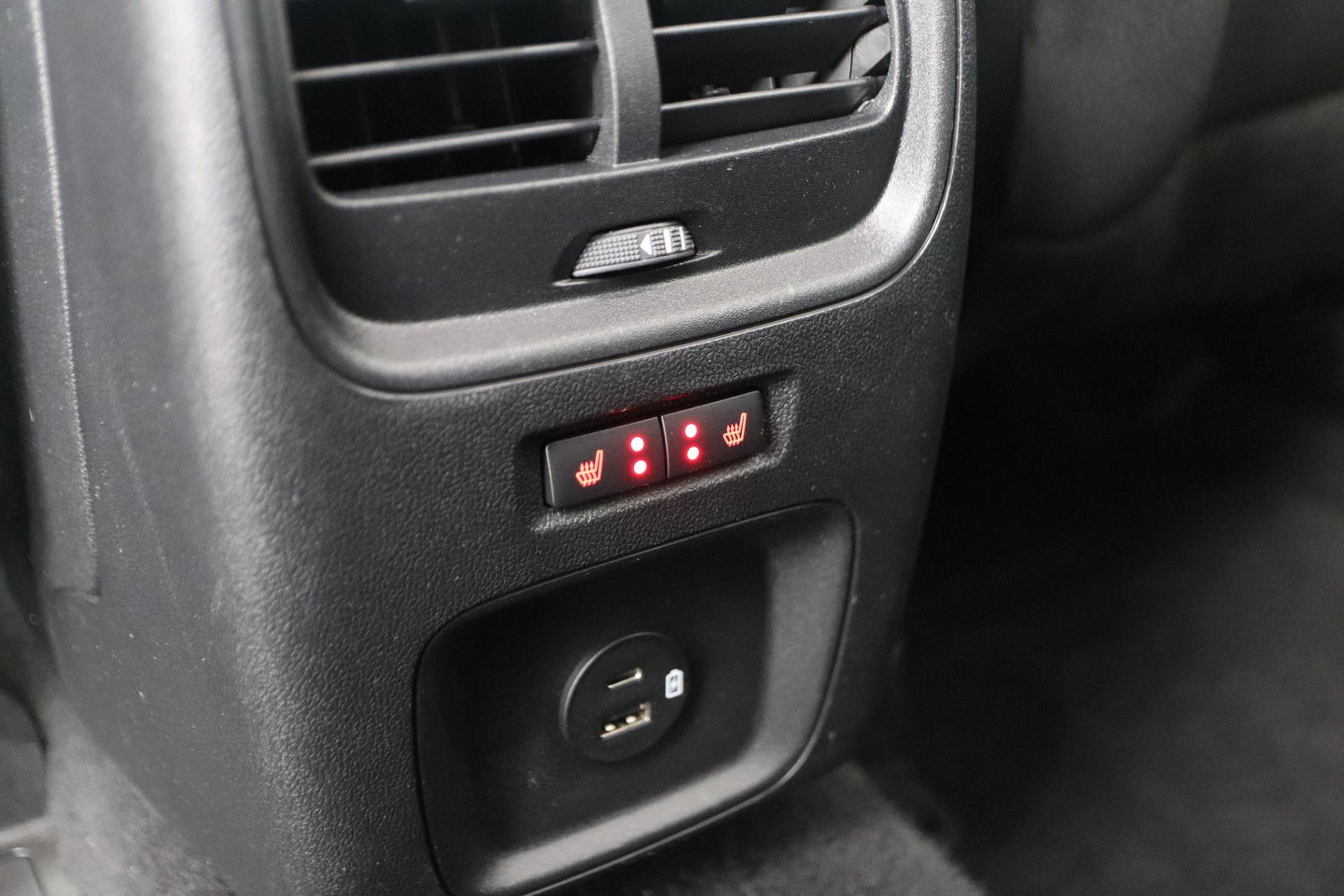 Ford Kuga 1.5 EcoBoost Titanium X | Stoel+Stuurverwarming | Camera | Getint Glas | 18 Inch