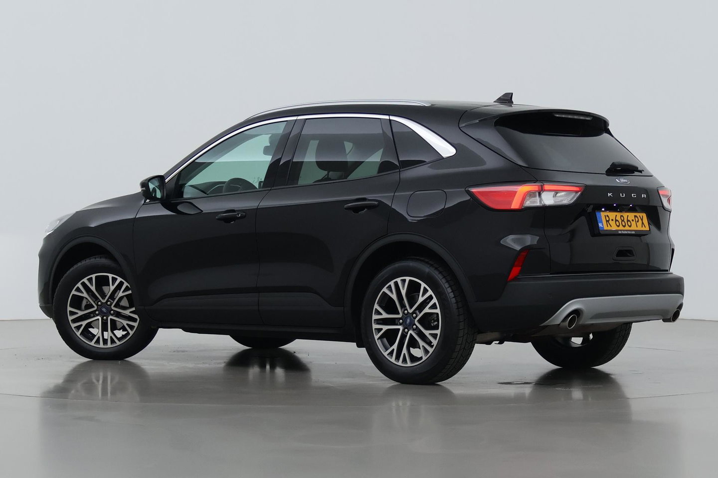 Ford Kuga 1.5 EcoBoost Titanium X | Stoel+Stuurverwarming | Camera | Getint Glas | 18 Inch