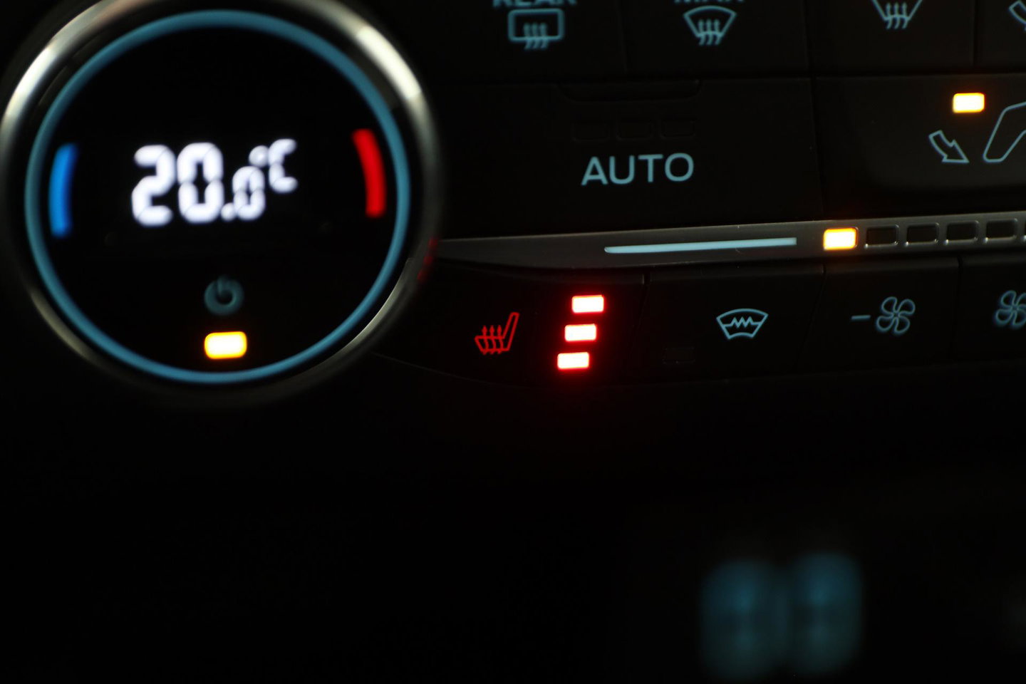 Ford Kuga 1.5 EcoBoost Titanium X | Stoel+Stuurverwarming | Camera | Getint Glas | 18 Inch