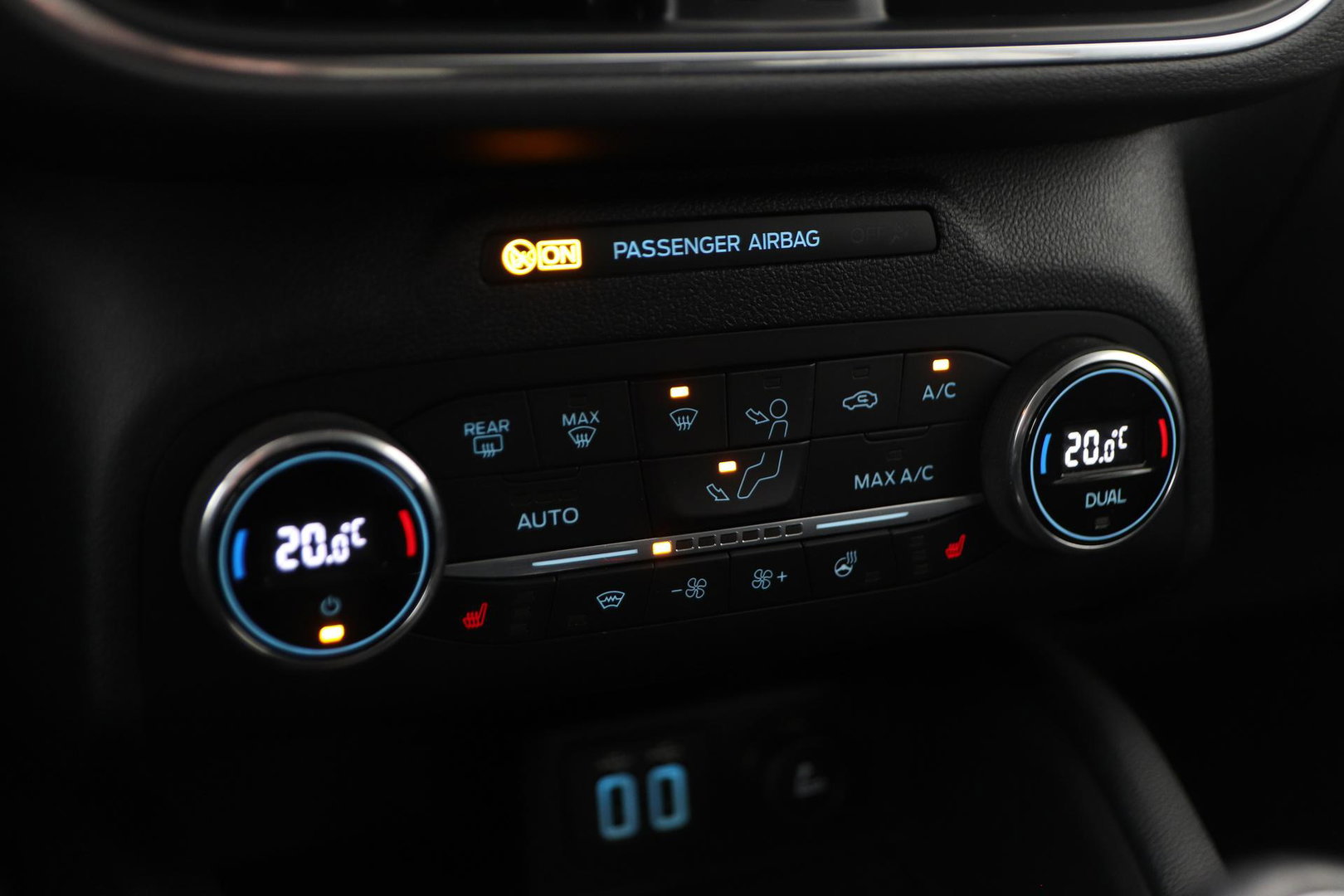 Ford Kuga 1.5 EcoBoost Titanium X | Stoel+Stuurverwarming | Camera | Getint Glas | 18 Inch