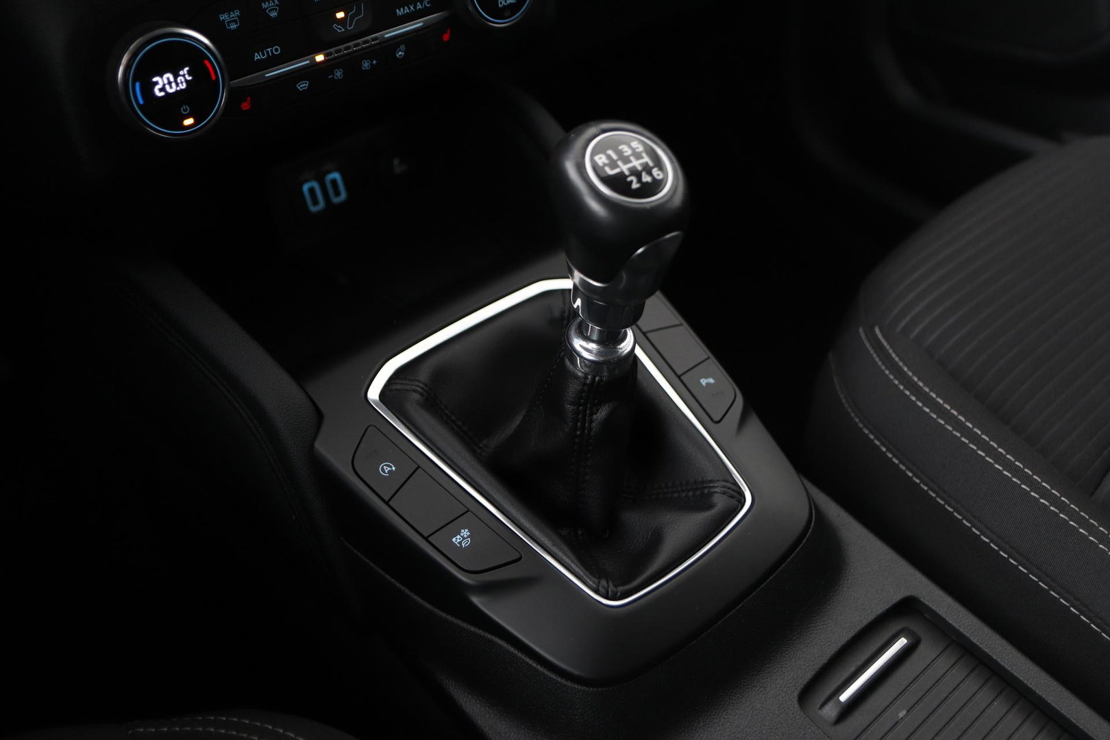 Ford Kuga 1.5 EcoBoost Titanium X | Stoel+Stuurverwarming | Camera | Getint Glas | 18 Inch