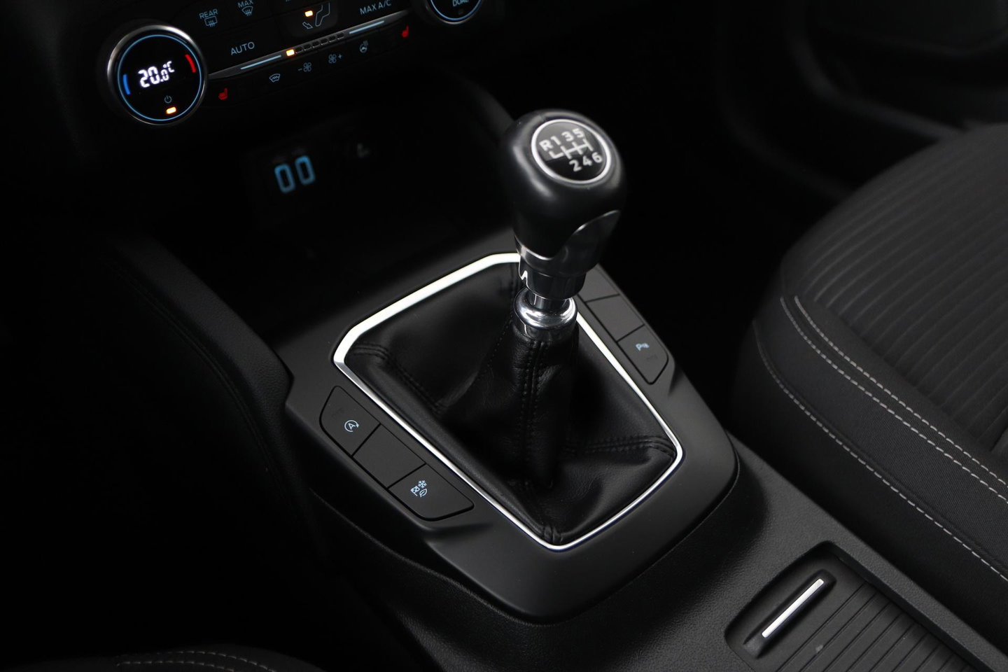 Ford Kuga 1.5 EcoBoost Titanium X | Stoel+Stuurverwarming | Camera | Getint Glas | 18 Inch