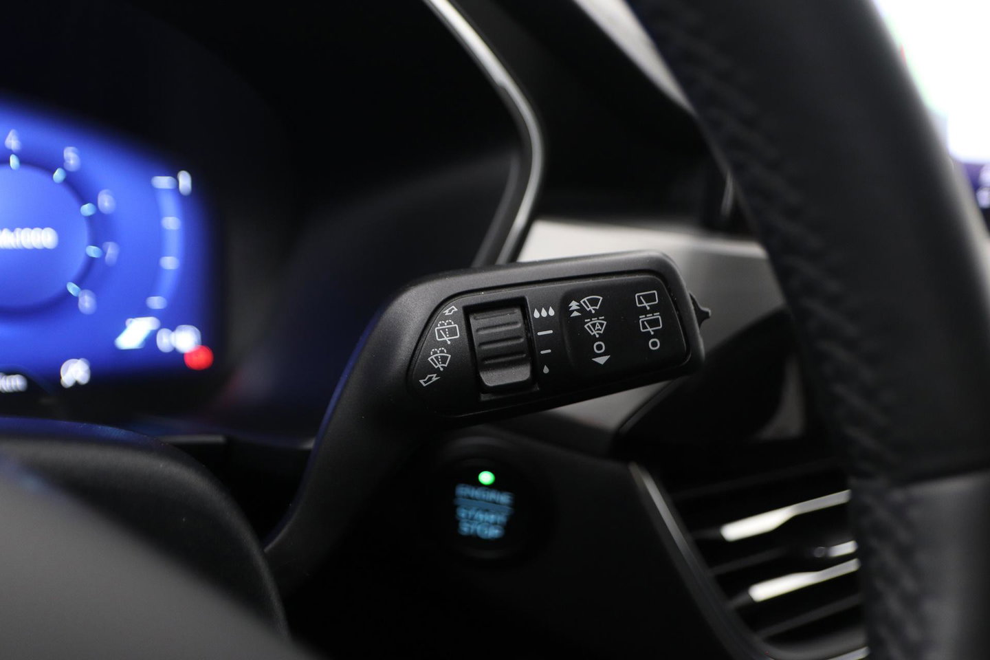 Ford Kuga 1.5 EcoBoost Titanium X | Stoel+Stuurverwarming | Camera | Getint Glas | 18 Inch