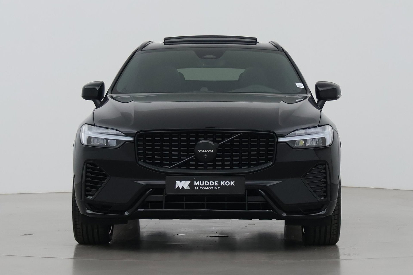 Volvo XC60 T6 Plug-in hybrid Ultra Black Edition | ACC | Luchtvering | Bowers&Wilkins | 360° Camera | Stoelmassage | Panoramadak | Head-Up