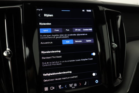Volvo XC60 T6 Plug-in hybrid Ultra Black Edition | ACC | Luchtvering | Bowers&Wilkins | 360° Camera | Stoelmassage | Panoramadak | Head-Up