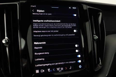 Volvo XC60 T6 Plug-in hybrid Ultra Black Edition | ACC | Luchtvering | Bowers&Wilkins | 360° Camera | Stoelmassage | Panoramadak | Head-Up