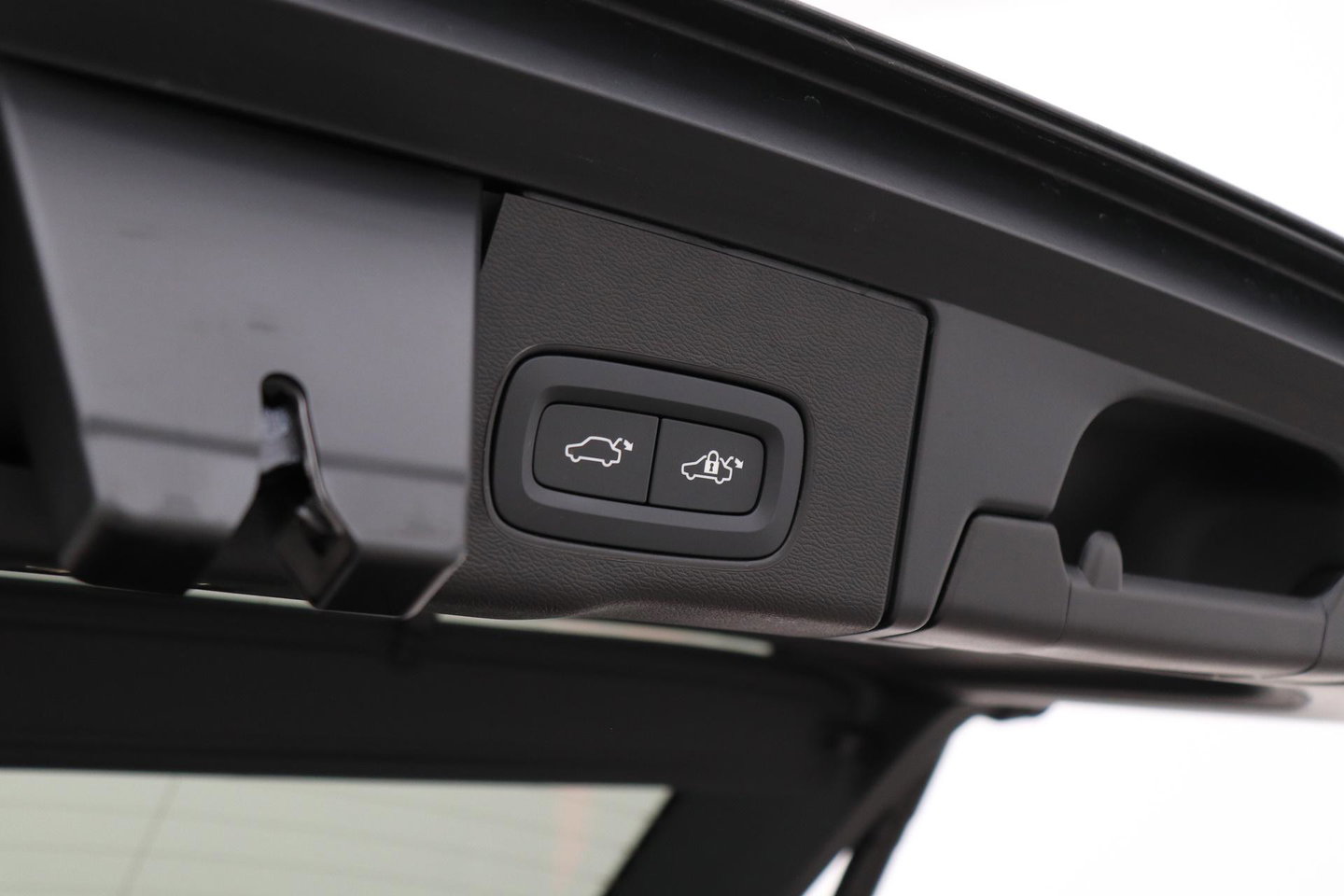 Volvo XC60 T6 Plug-in hybrid Ultra Black Edition | ACC | Luchtvering | Bowers&Wilkins | 360° Camera | Stoelmassage | Panoramadak | Head-Up