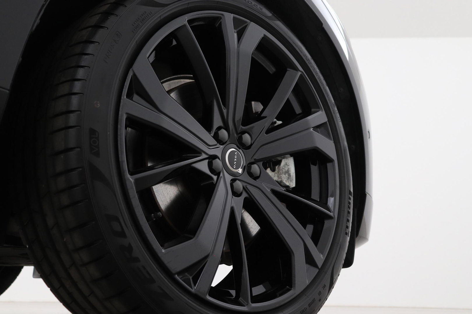 Volvo XC60 T6 Plug-in hybrid Ultra Black Edition | ACC | Luchtvering | Bowers&Wilkins | 360° Camera | Stoelmassage | Panoramadak | Head-Up