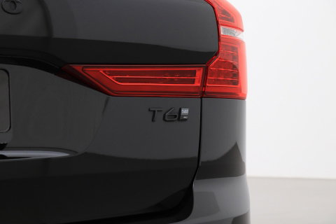 Volvo XC60 T6 Plug-in hybrid Ultra Black Edition | ACC | Luchtvering | Bowers&Wilkins | 360° Camera | Stoelmassage | Panoramadak | Head-Up