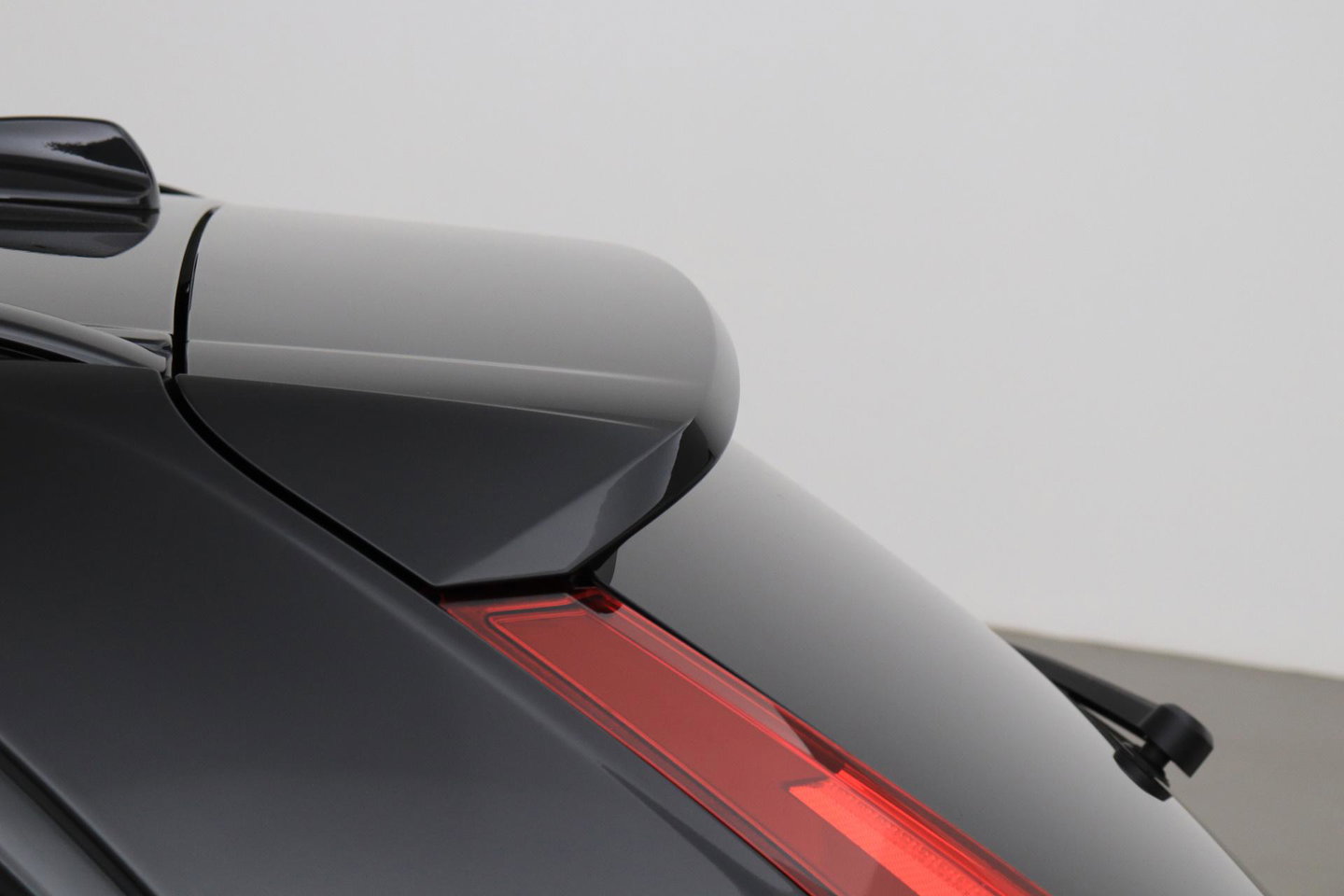 Volvo XC60 T6 Plug-in hybrid Ultra Black Edition | ACC | Luchtvering | Bowers&Wilkins | 360° Camera | Stoelmassage | Panoramadak | Head-Up