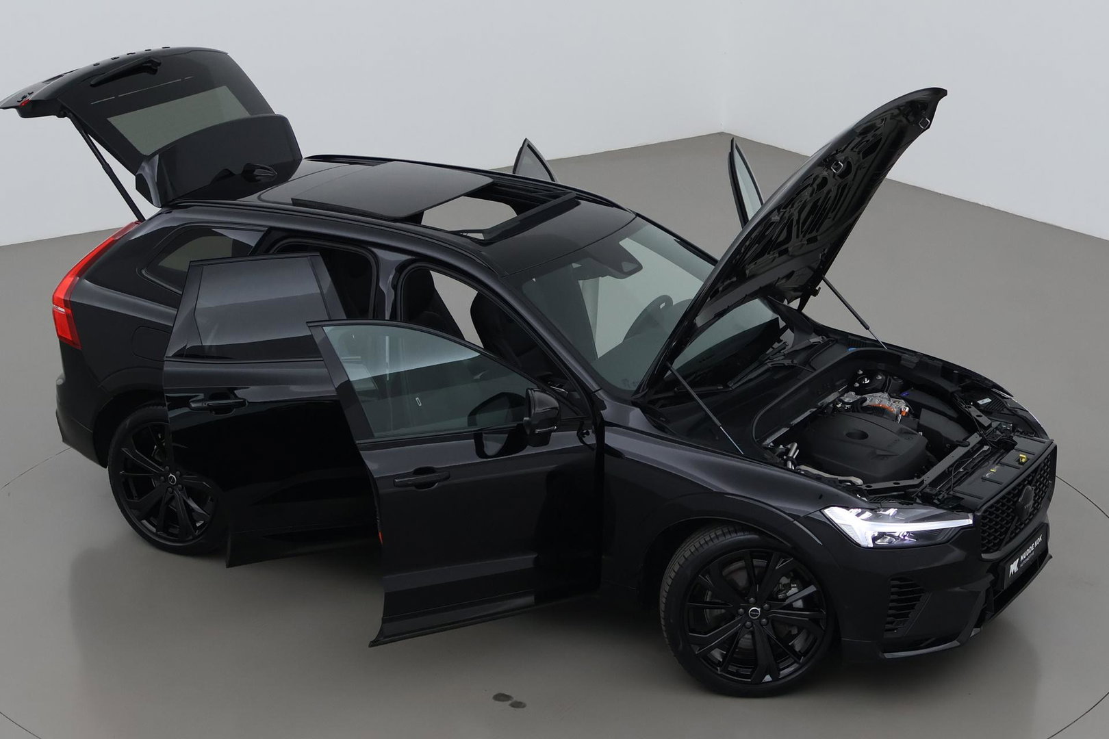 Volvo XC60 T6 Plug-in hybrid Ultra Black Edition | ACC | Luchtvering | Bowers&Wilkins | 360° Camera | Stoelmassage | Panoramadak | Head-Up