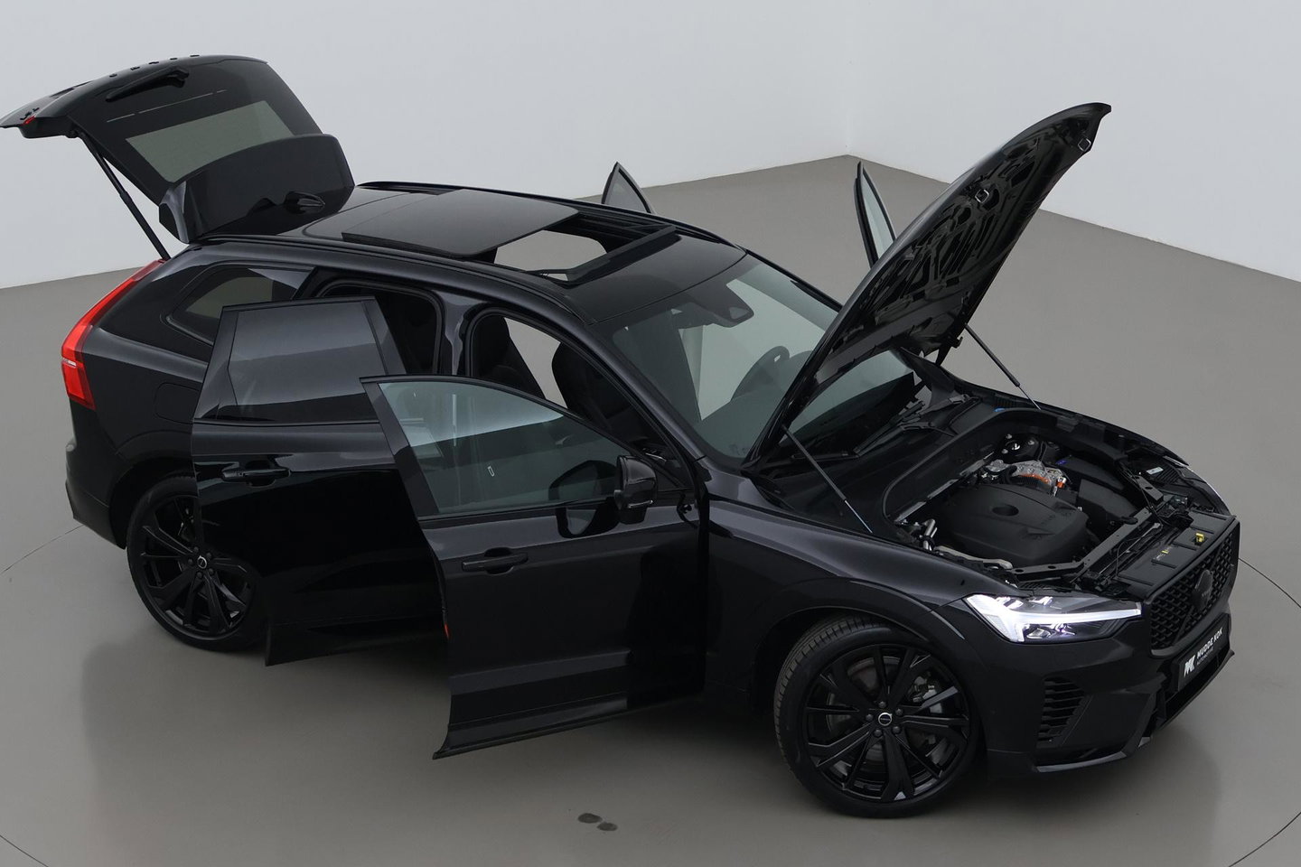 Volvo XC60 T6 Plug-in hybrid Ultra Black Edition | ACC | Luchtvering | Bowers&Wilkins | 360° Camera | Stoelmassage | Panoramadak | Head-Up