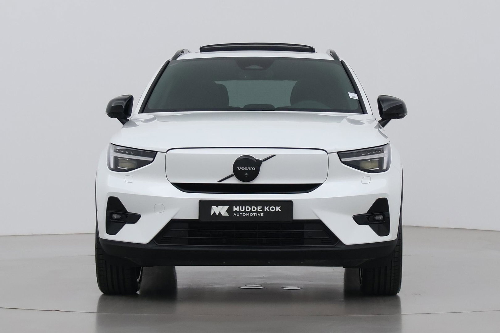 Volvo EX40 Single Motor Extended Range Plus Black Ed. 82 kWh | ACC | Panoramadak | 360° Camera | Harman/Kardon | BLIS | 20 Inch