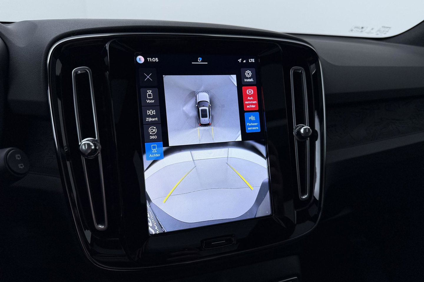 Volvo EX40 Single Motor Extended Range Plus Black Ed. 82 kWh | ACC | Panoramadak | 360° Camera | Harman/Kardon | BLIS | 20 Inch