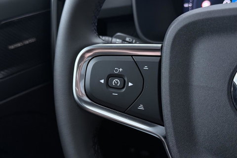 Volvo EX40 Single Motor Extended Range Plus Black Ed. 82 kWh | ACC | Panoramadak | 360° Camera | Harman/Kardon | BLIS | 20 Inch