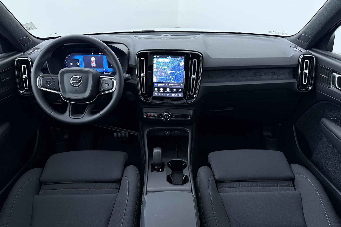 Volvo EX40 Single Motor Extended Range Plus Black Ed. 82 kWh | ACC | Panoramadak | 360° Camera | Harman/Kardon | BLIS | 20 Inch