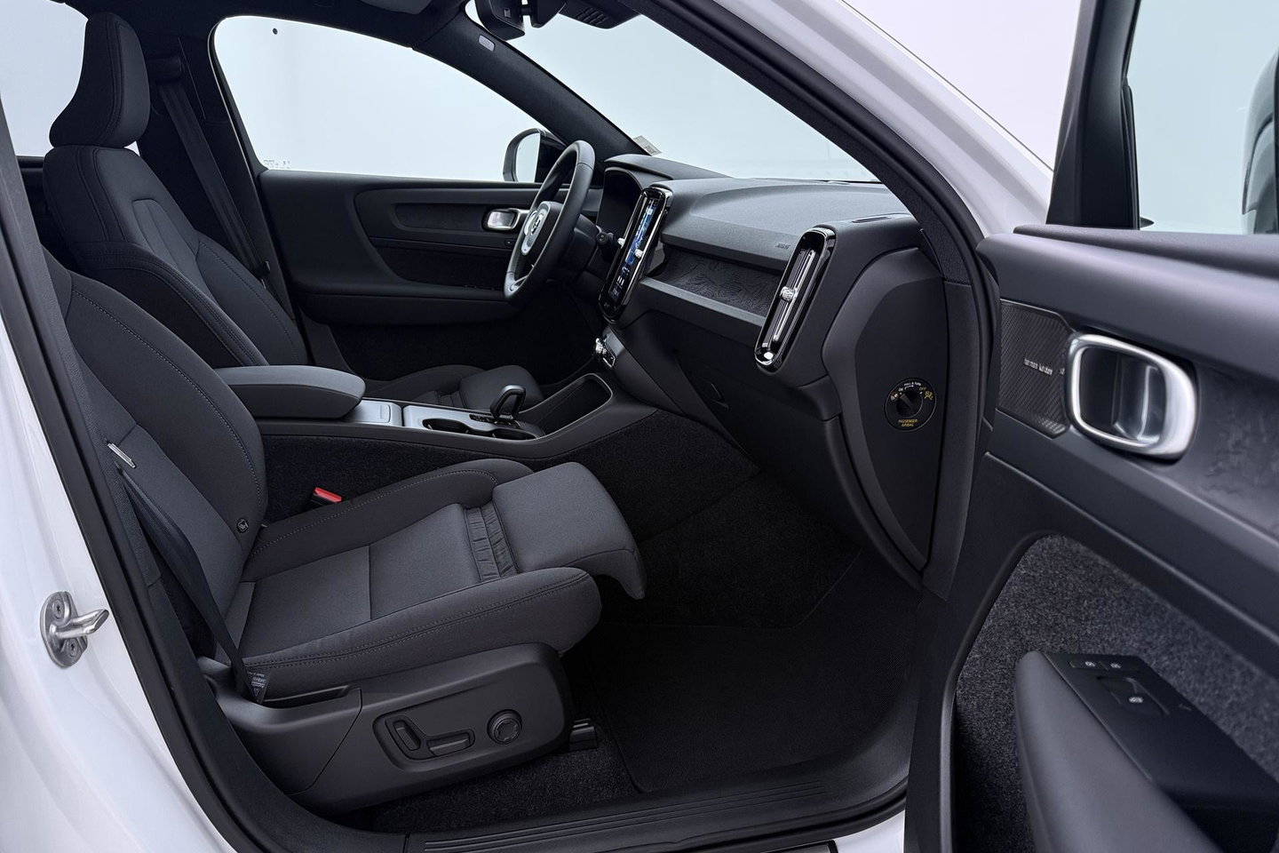 Volvo EX40 Single Motor Extended Range Plus Black Ed. 82 kWh | ACC | Panoramadak | 360° Camera | Harman/Kardon | BLIS | 20 Inch