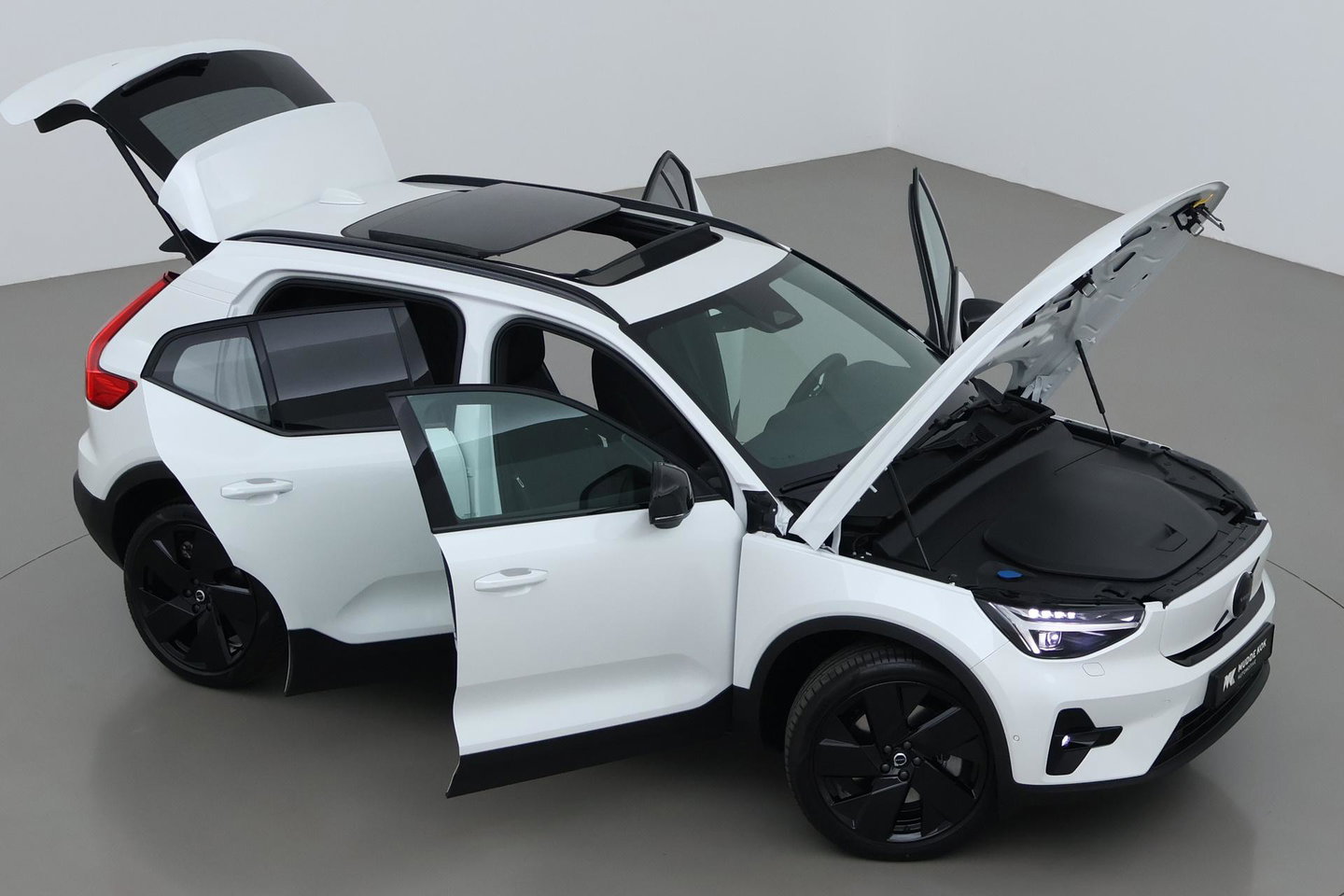 Volvo EX40 Single Motor Extended Range Plus Black Ed. 82 kWh | ACC | Panoramadak | 360° Camera | Harman/Kardon | BLIS | 20 Inch