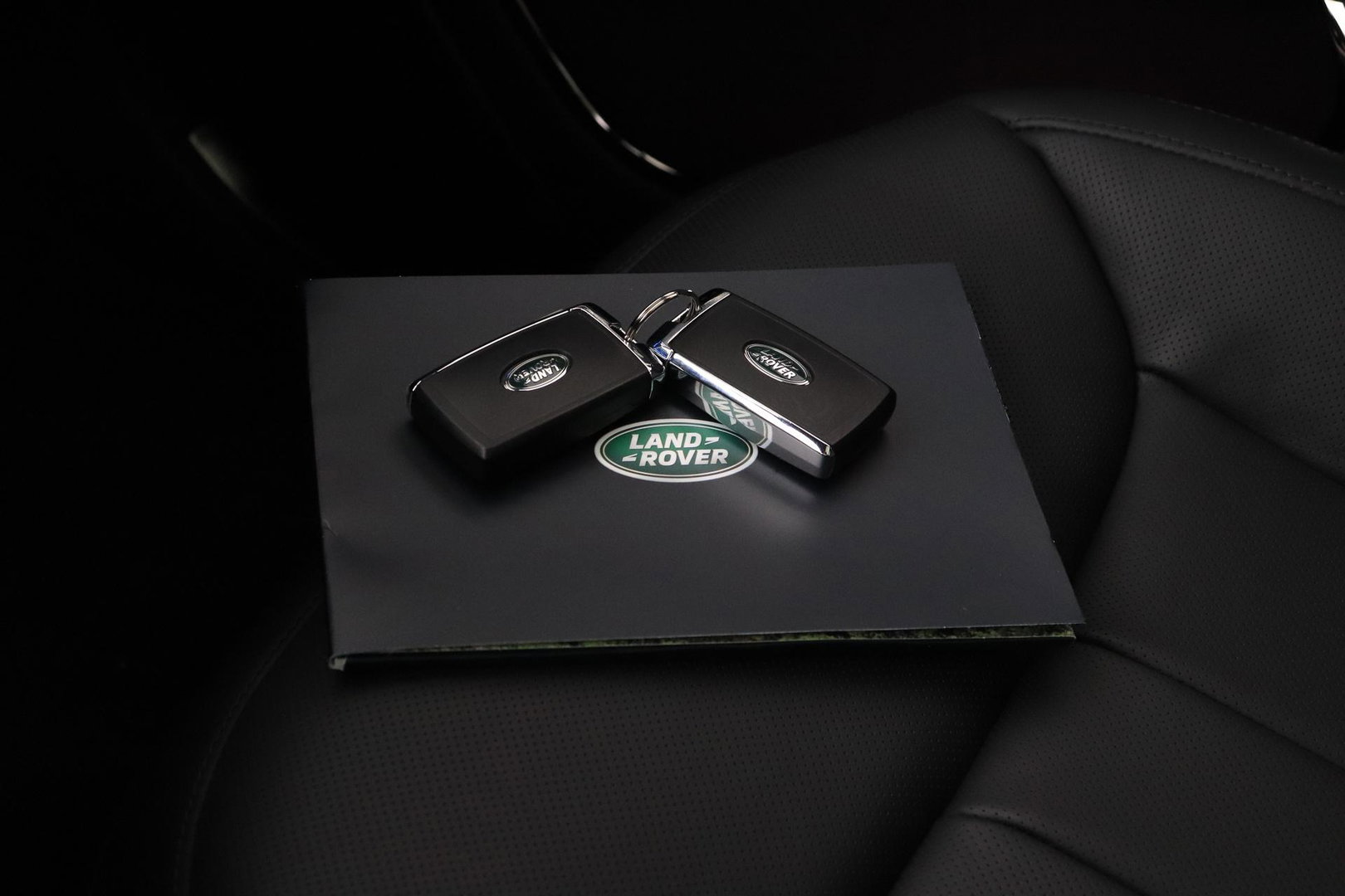 Land Rover Range Rover Sport 3.0 P550e Autobiography PHEV | Black Pack | Massage | Meridian Surround | Koelbox | ClearSight | Trekhaak | 23 Inch