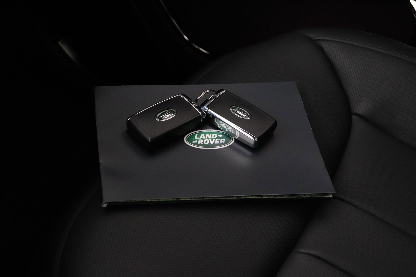 Land Rover Range Rover Sport 3.0 P550e Autobiography PHEV | Black Pack | Massage | Meridian Surround | Koelbox | ClearSight | Trekhaak | 23 Inch