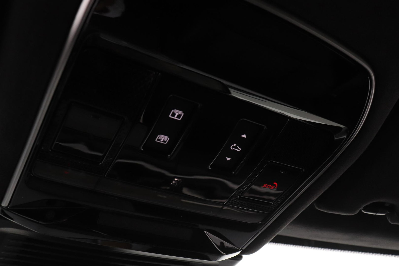 Land Rover Range Rover Sport 3.0 P550e Autobiography PHEV | Black Pack | Massage | Meridian Surround | Koelbox | ClearSight | Trekhaak | 23 Inch