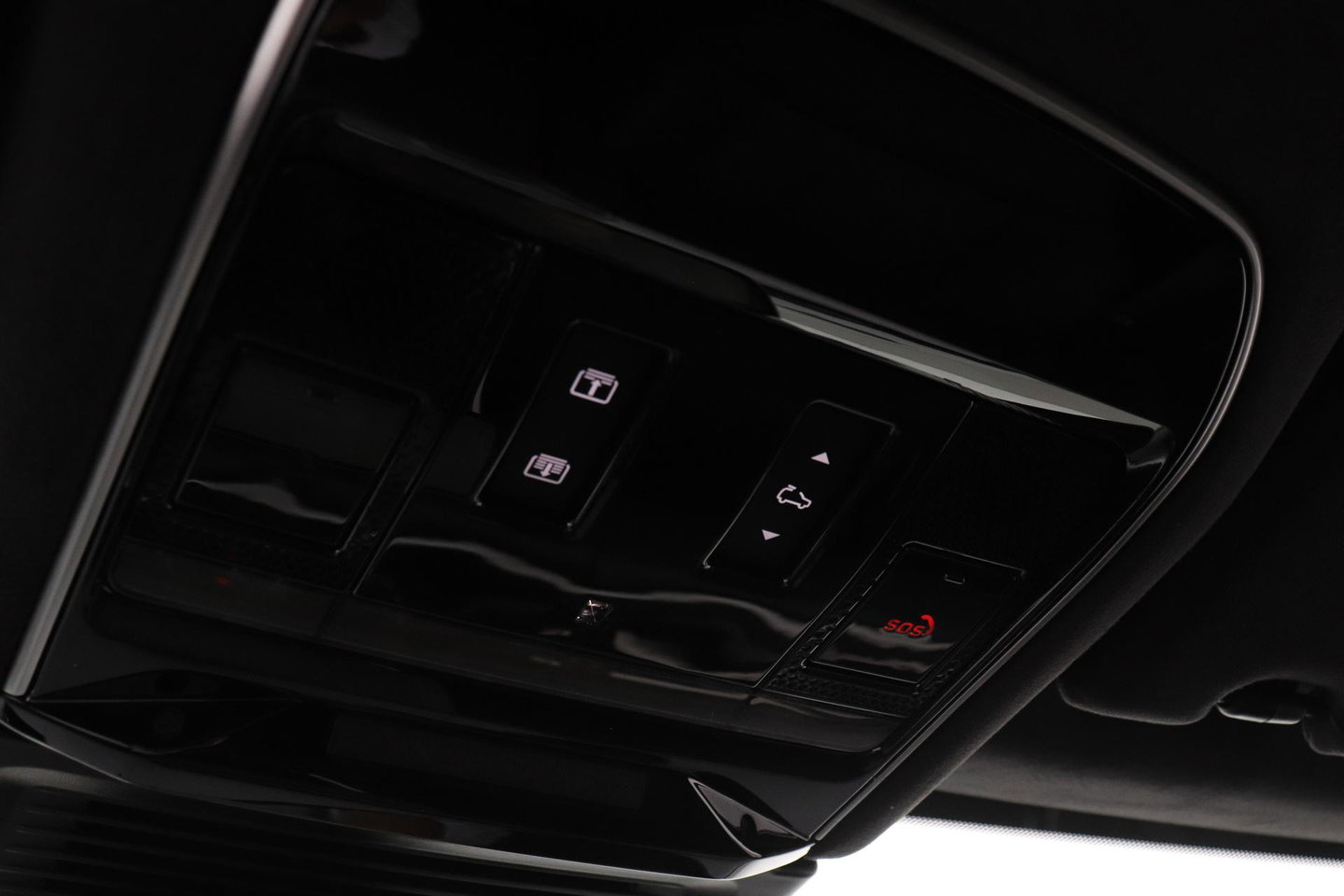 Land Rover Range Rover Sport 3.0 P550e Autobiography PHEV | Black Pack | Massage | Meridian Surround | Koelbox | ClearSight | Trekhaak | 23 Inch