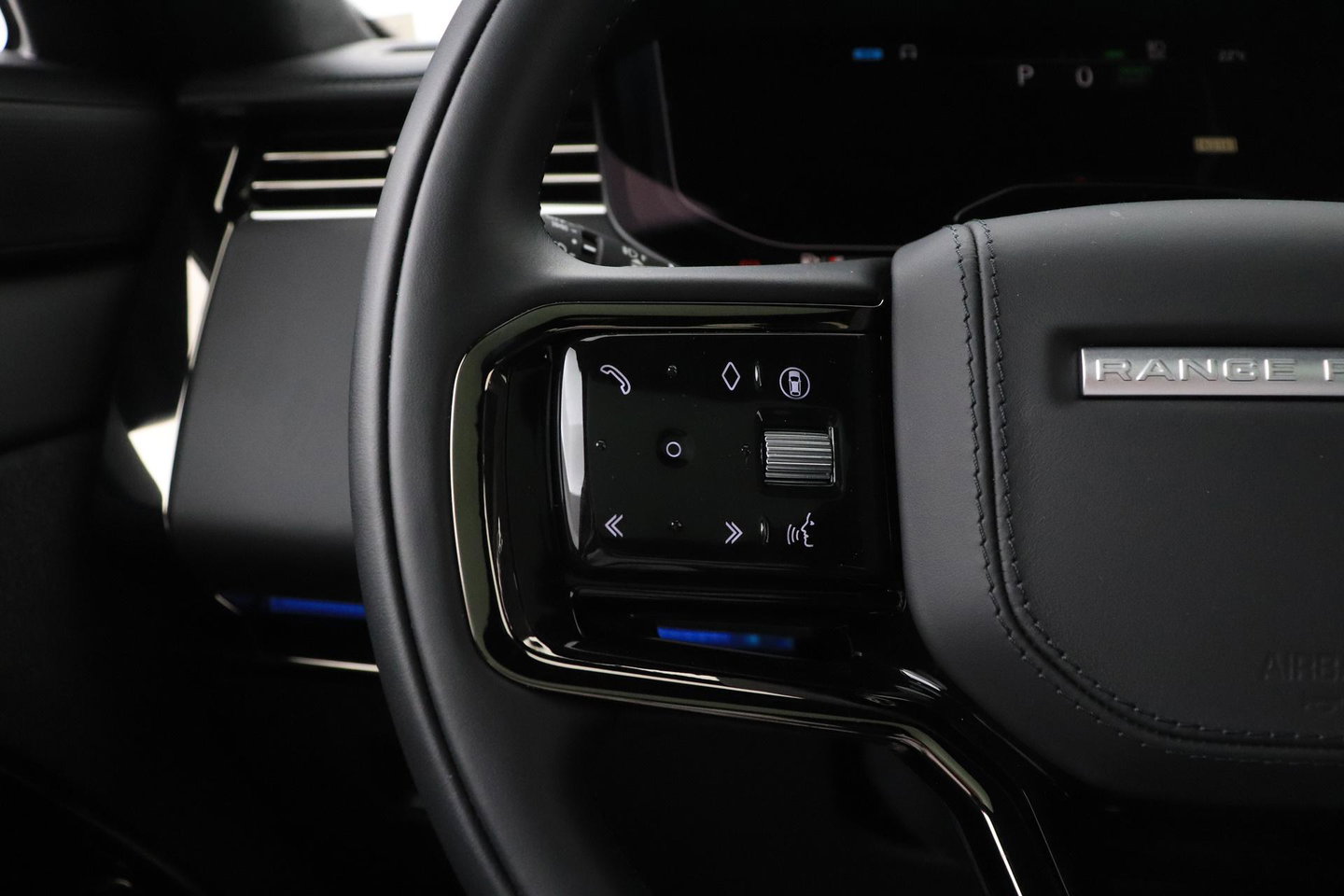 Land Rover Range Rover Sport 3.0 P550e Autobiography PHEV | Black Pack | Massage | Meridian Surround | Koelbox | ClearSight | Trekhaak | 23 Inch