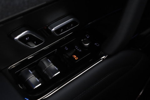 Land Rover Range Rover Sport 3.0 P550e Autobiography PHEV | Black Pack | Massage | Meridian Surround | Koelbox | ClearSight | Trekhaak | 23 Inch