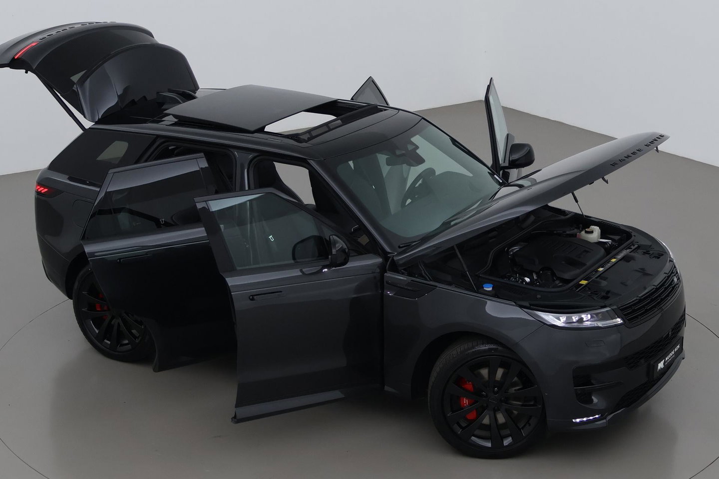 Land Rover Range Rover Sport 3.0 P550e Autobiography PHEV | Black Pack | Massage | Meridian Surround | Koelbox | ClearSight | Trekhaak | 23 Inch