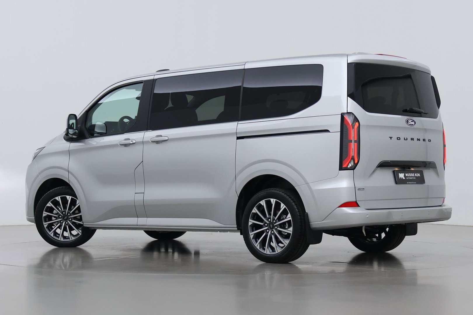 Ford Transit Custom Tourneo 340 2.5 PHEV L1H1 Titanium X | 8P | Panoramadak | ACC | Elektrische Schuifdeuren | Trekhaak | Bang&Olufsen