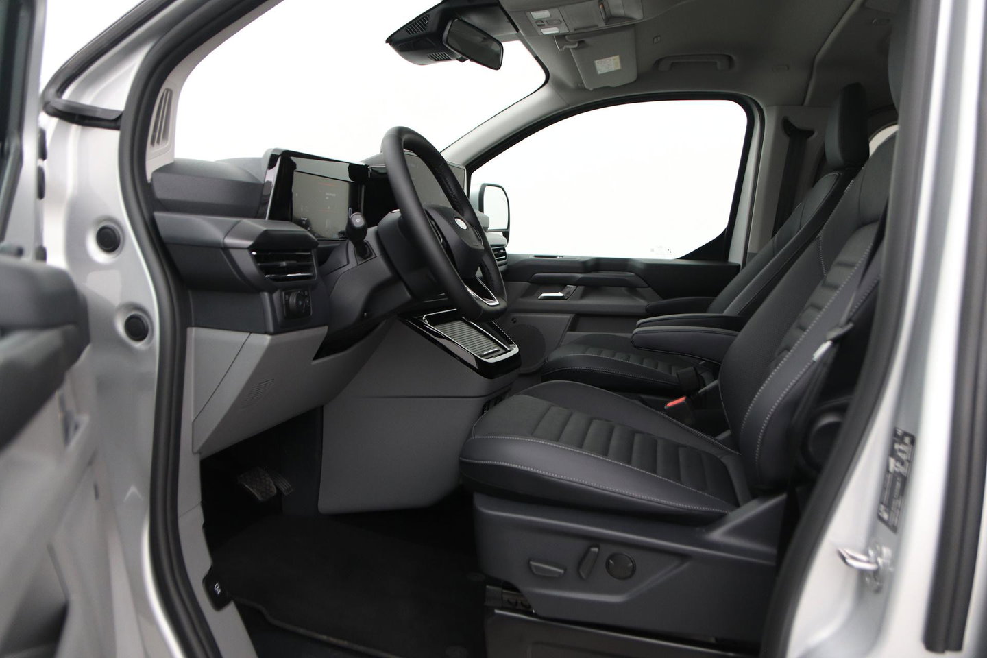 Ford Transit Custom Tourneo 340 2.5 PHEV L1H1 Titanium X | 8P | Panoramadak | ACC | Elektrische Schuifdeuren | Trekhaak | Bang&Olufsen